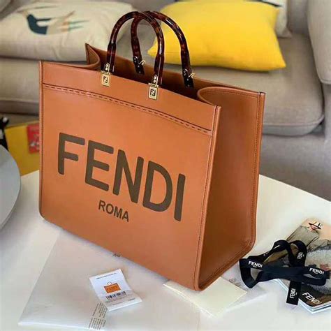 bolsa fendi roma valor|fendi roma leather bag.